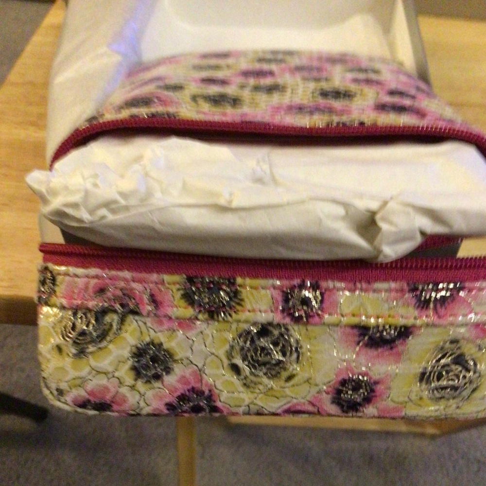 Lodis eReader Carrier - Picture 3 of 4